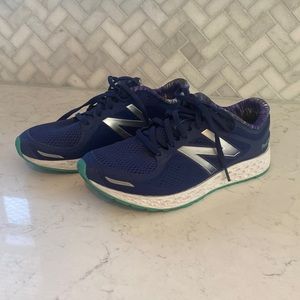 New Balance Size 7 Women’s Athletic Shoe